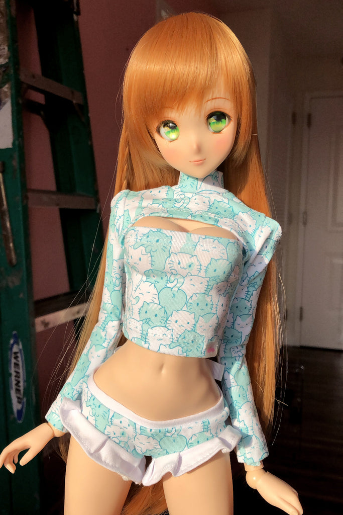 Cleavage & ruffles two-piece set - Mint neko